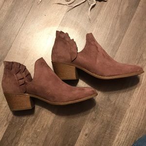 Ankle boot heels